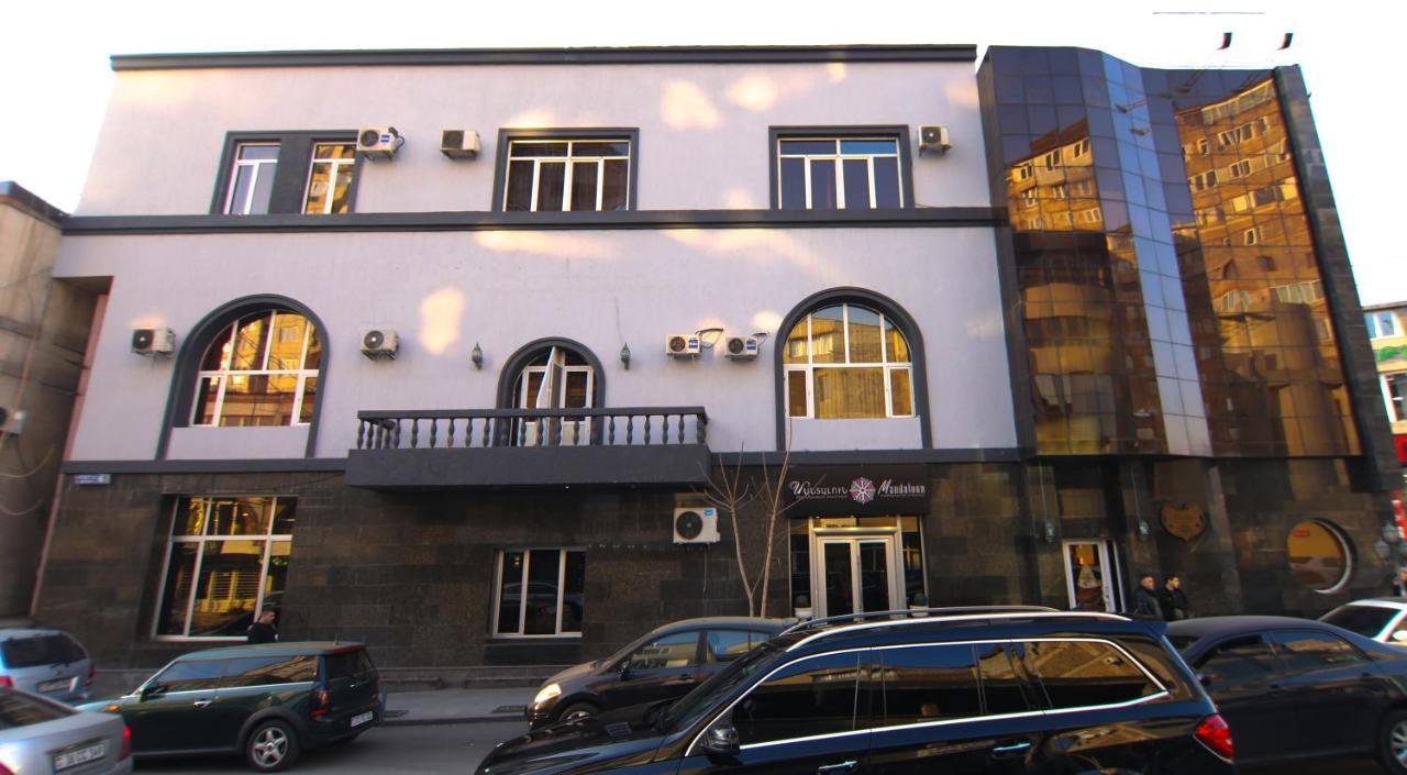 New Bella Hotel Erévan Extérieur photo