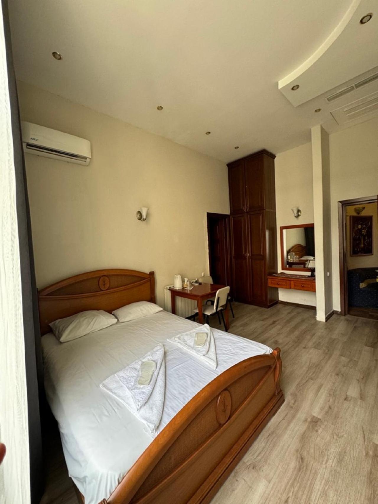 New Bella Hotel Erévan Extérieur photo