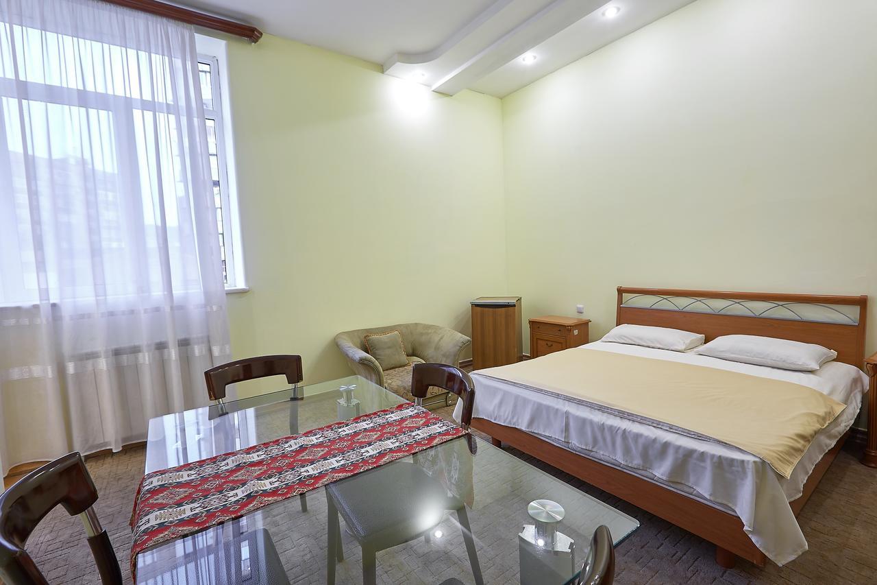 New Bella Hotel Erévan Extérieur photo
