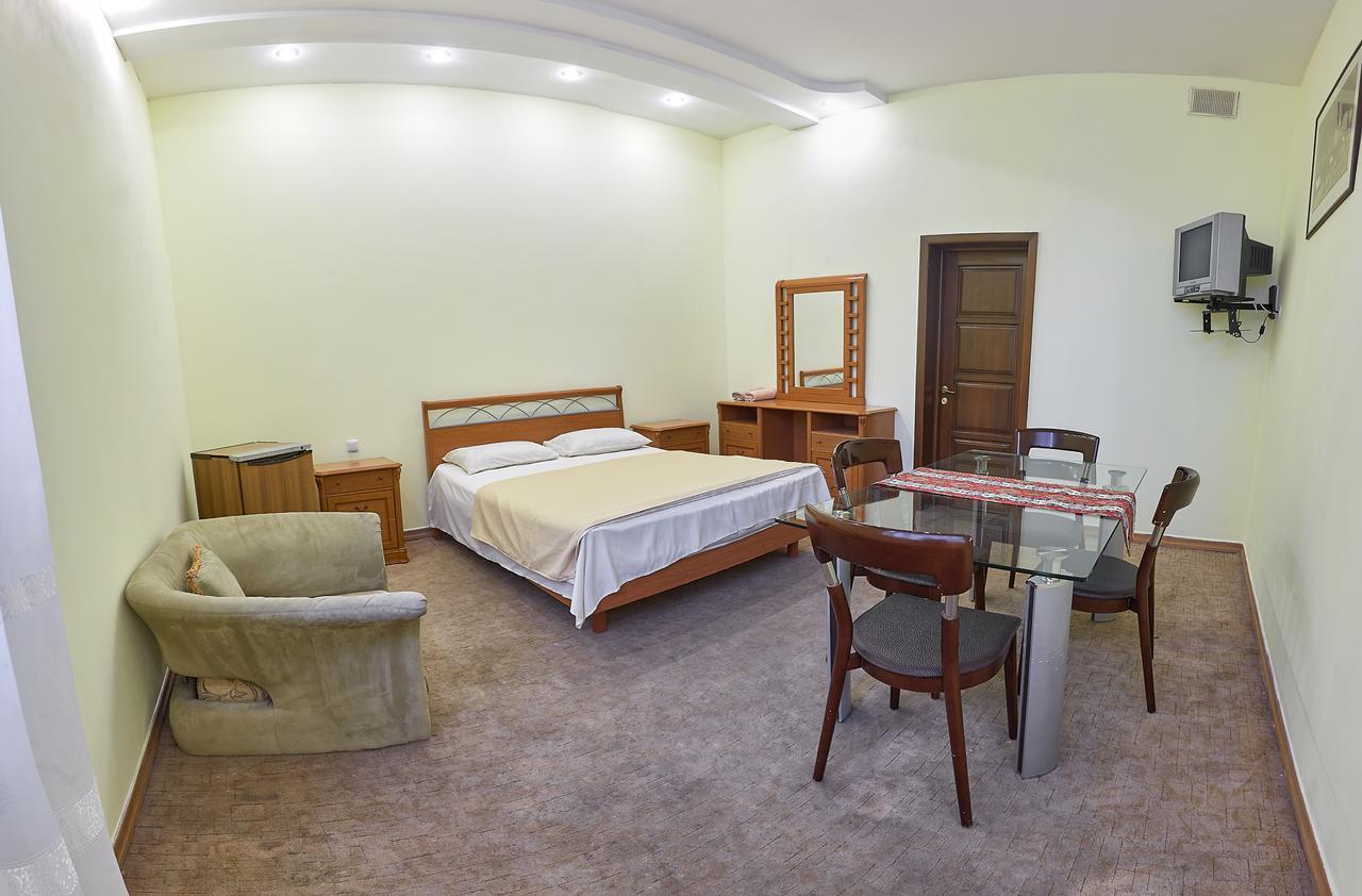 New Bella Hotel Erévan Extérieur photo